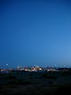 海を隔ててダウンタウンの夜景。彼女がいたら一緒に見たいわ。